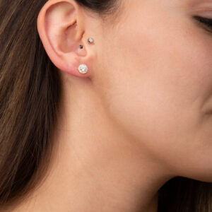 Round diamond halo earring - Image 4